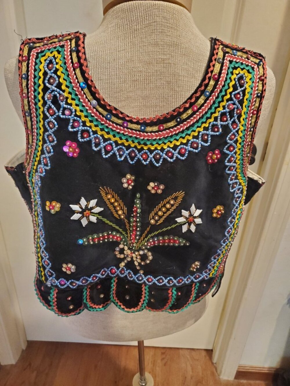 Polish vintage , ethnic embroidered vest - Picture 5 of 7